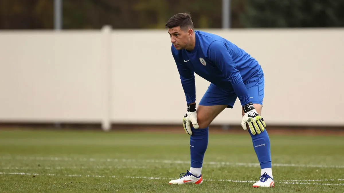 Preston North End's former goalkeeper Dai Cornell has signed a one-year contract with Leicester City in League One