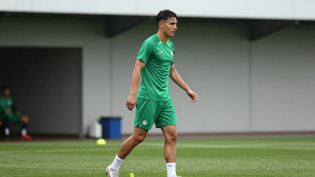 Preston North End's Jordan Thompson has been selected for Northern Ireland's UEFA Nations League squad for matches in...