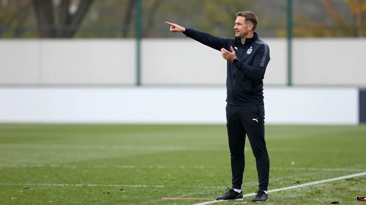 Graham Alexander has addressed speculation linking him with Preston North End, insisting his full attention is on...